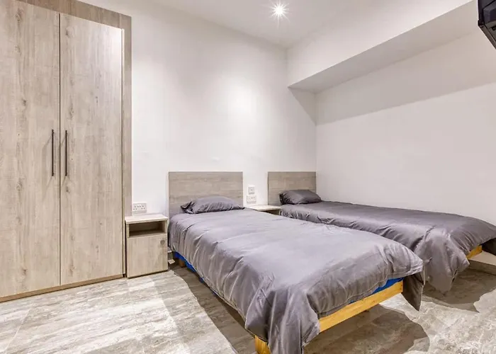 Retreat In The Heart Of Qormi Village アパート Santa Venera