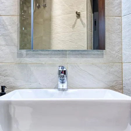 Διαμέρισμα Modern Qormi Stay Near City Square With Easy Access Santa Vennera