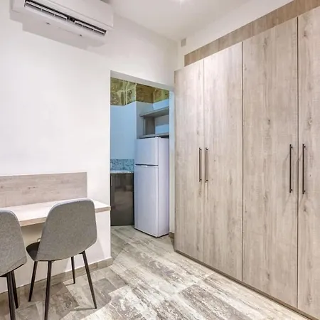 Modern Qormi Stay Near City Square With Easy Access Διαμέρισμα Santa Vennera