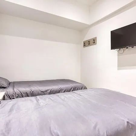 Modern Qormi Stay Near City Square With Easy Access Santa Vennera