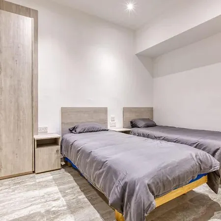 Modern Qormi Stay Near City Square With Easy Access Διαμέρισμα Santa Vennera