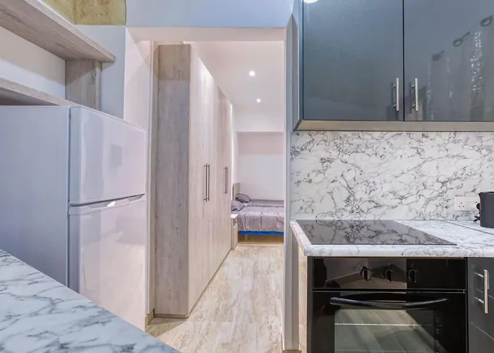 Apartment Retreat In The Heart Of Qormi Village *