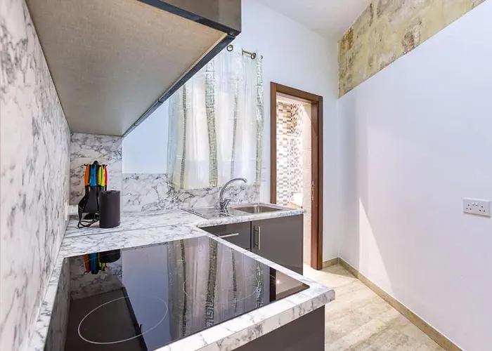 Apartment Retreat In The Heart Of Qormi Village